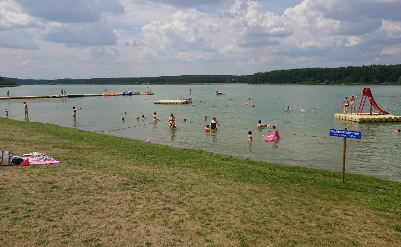 Strandbad Zeulenroda'in fotoğrafı çim yüzey ile