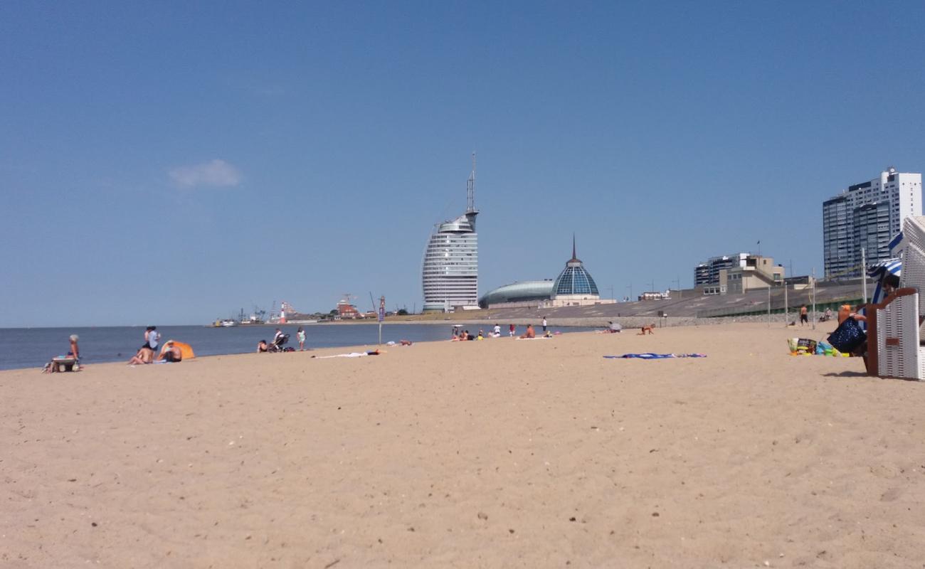 Bremerhaven Plajı (Weser Plajı)'in fotoğrafı parlak kum yüzey ile