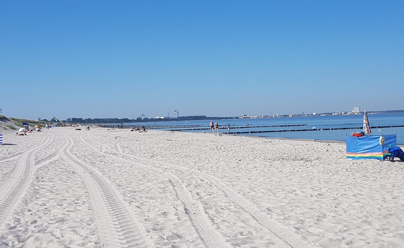 Markgrafenheide strand'in fotoğrafı parlak kum yüzey ile