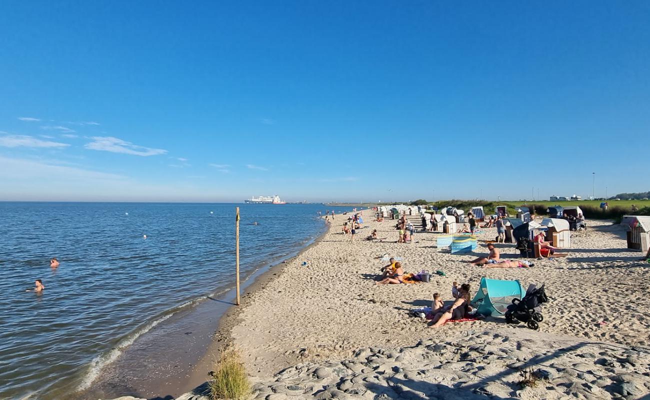 Hooksiel Plajı'in fotoğrafı parlak kum yüzey ile