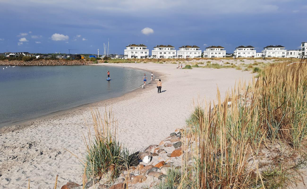 Olpenitz Plajı'in fotoğrafı parlak kum yüzey ile