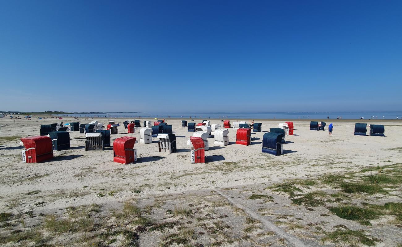 Bensersiel Beach'in fotoğrafı açık bej kum yüzey ile