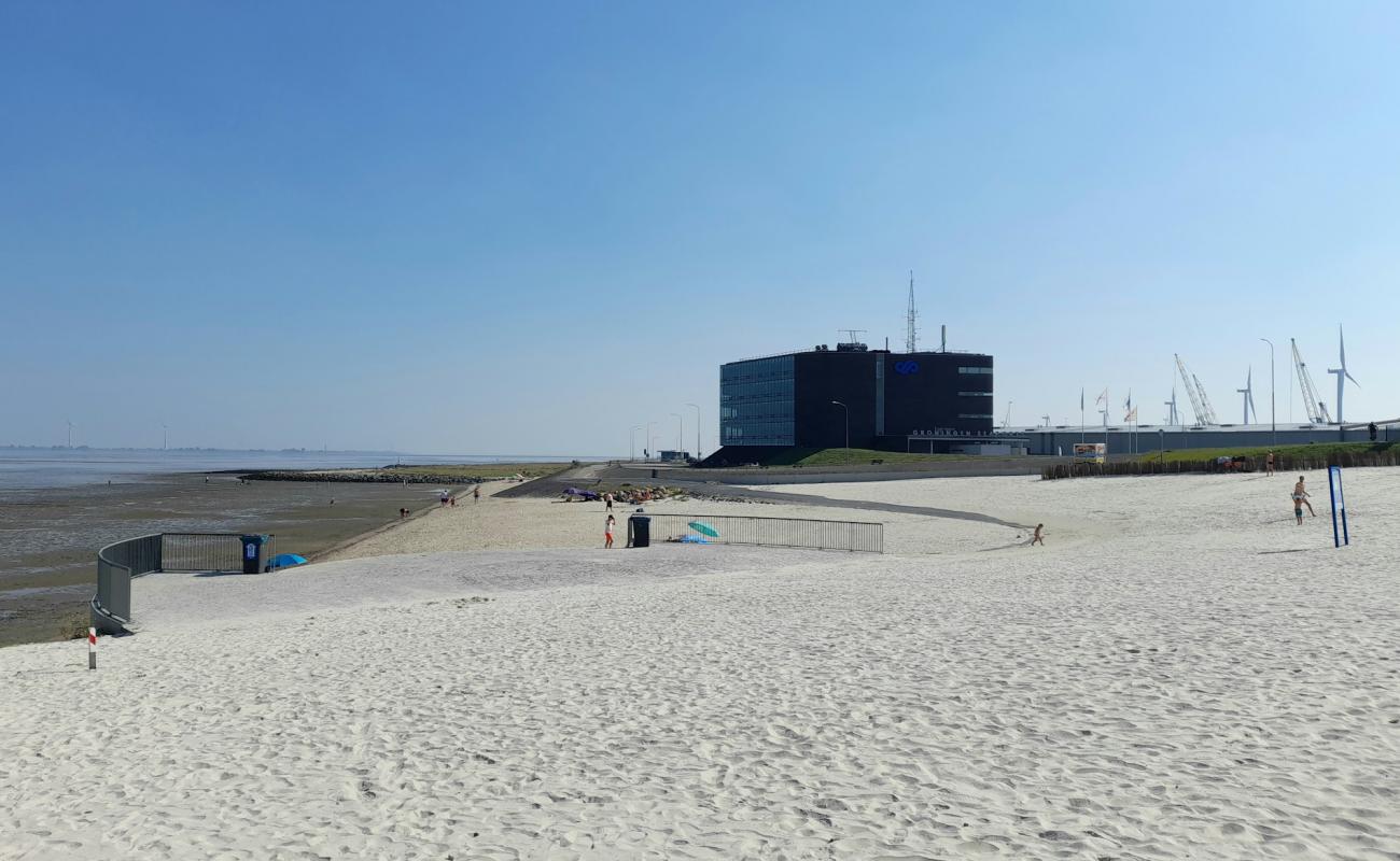 Delfzijl Beach'in fotoğrafı açık bej kum yüzey ile