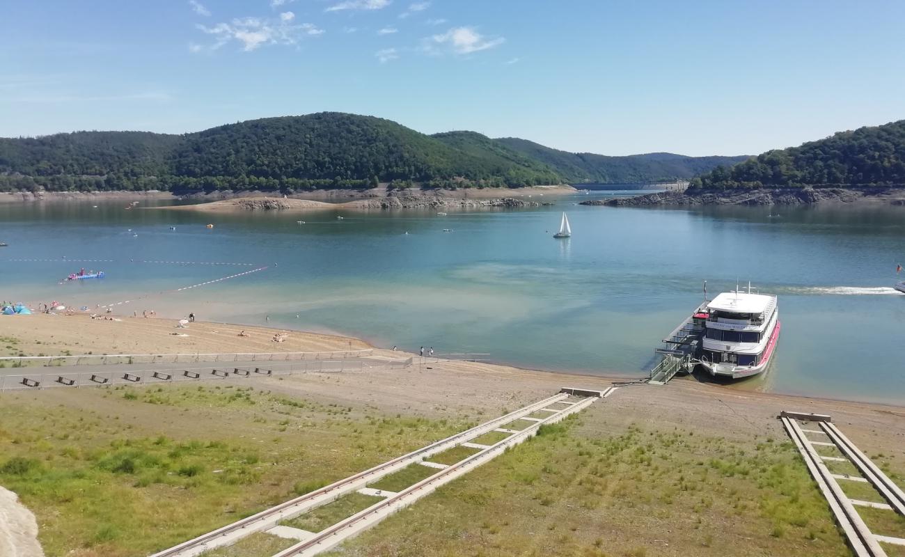 Strandbad Edersee'in fotoğrafı gri kum ve çakıl yüzey ile