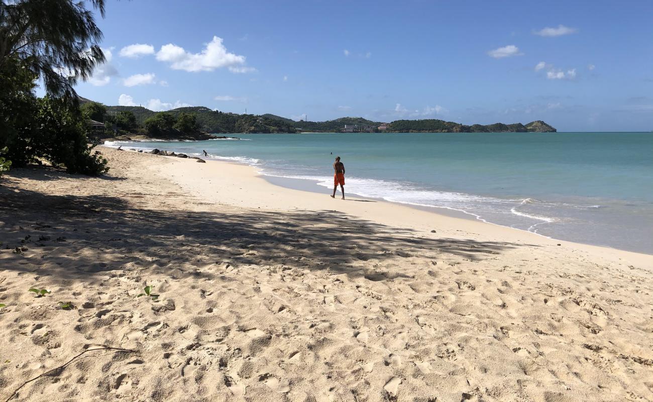 Fort James beach'in fotoğrafı açık bej kum yüzey ile