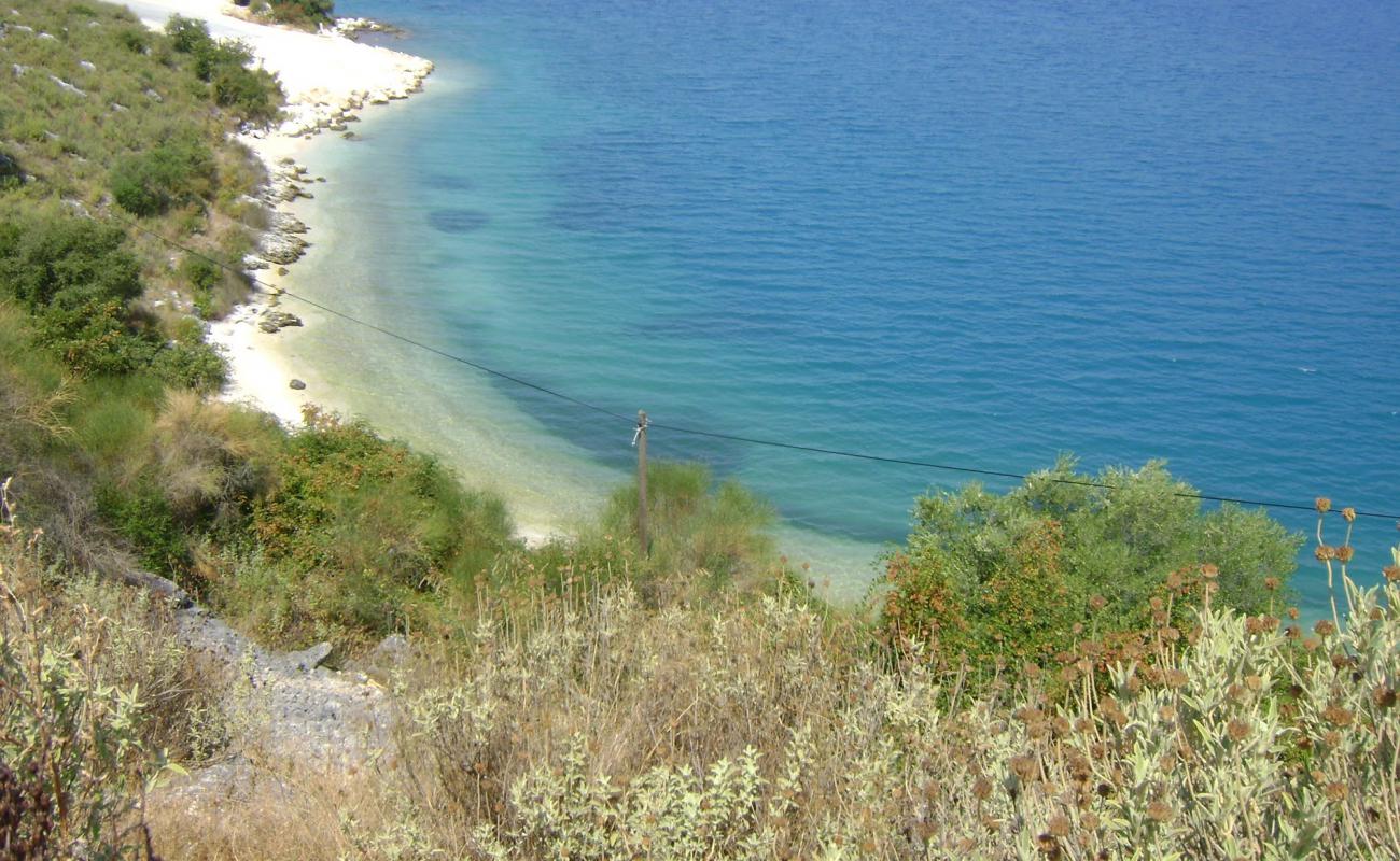 Plataria wild beach'in fotoğrafı parlak kum yüzey ile