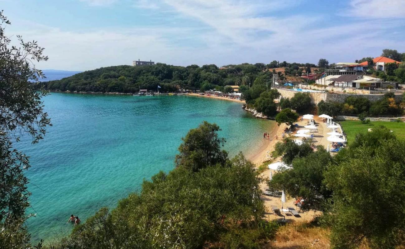 Zeri beach'in fotoğrafı çakıl ile kum yüzey ile