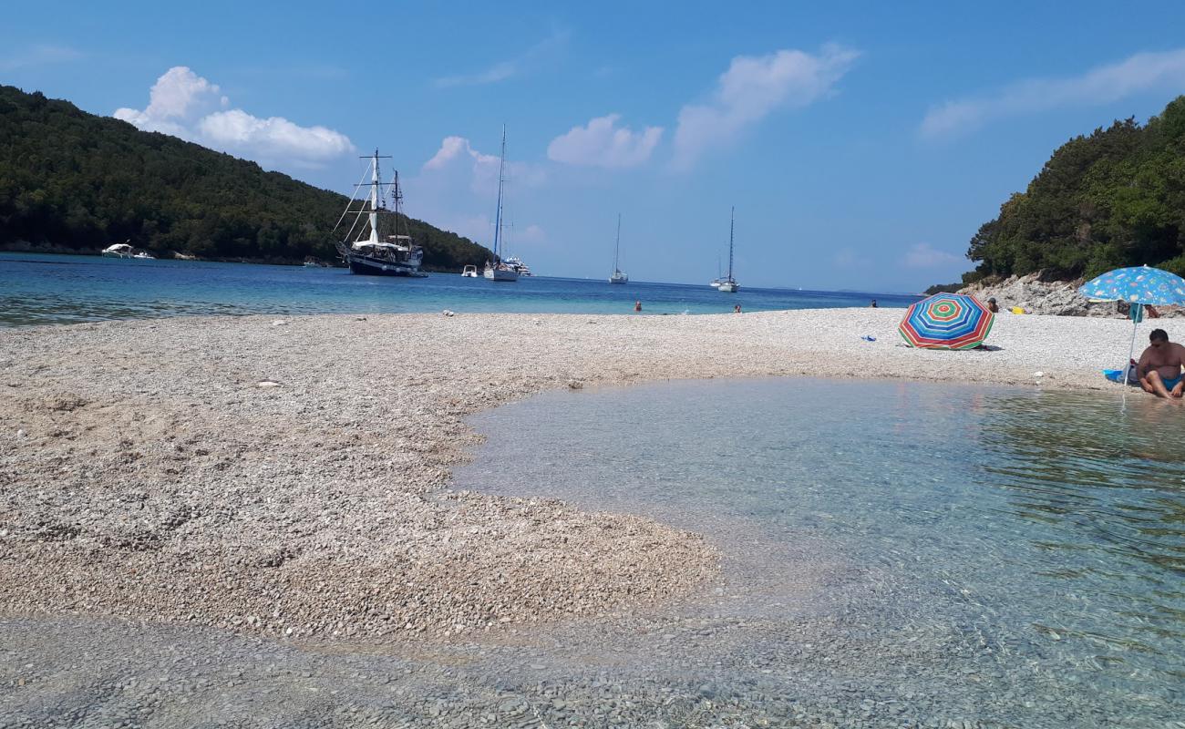 Diapori beach'in fotoğrafı küçük bej çakıl yüzey ile