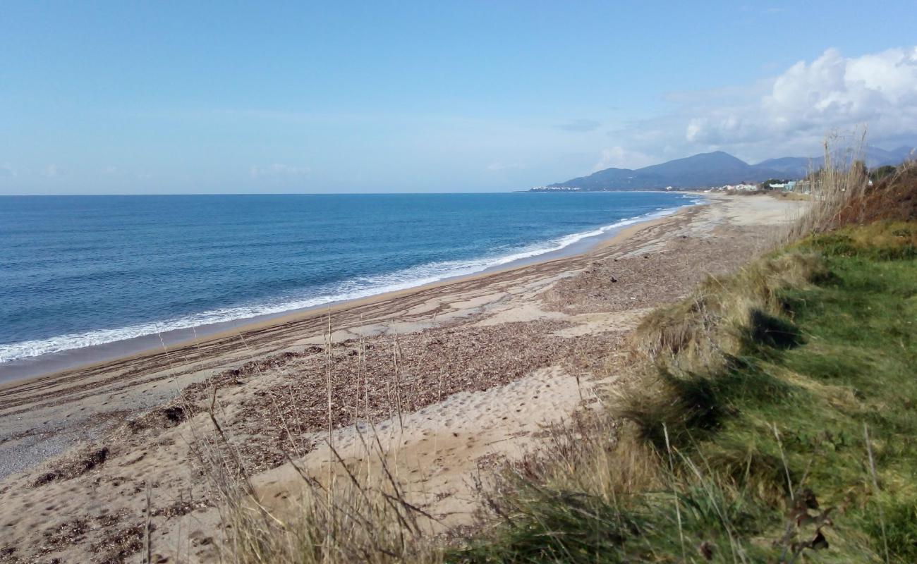 Kanali naturist beach'in fotoğrafı parlak kum yüzey ile