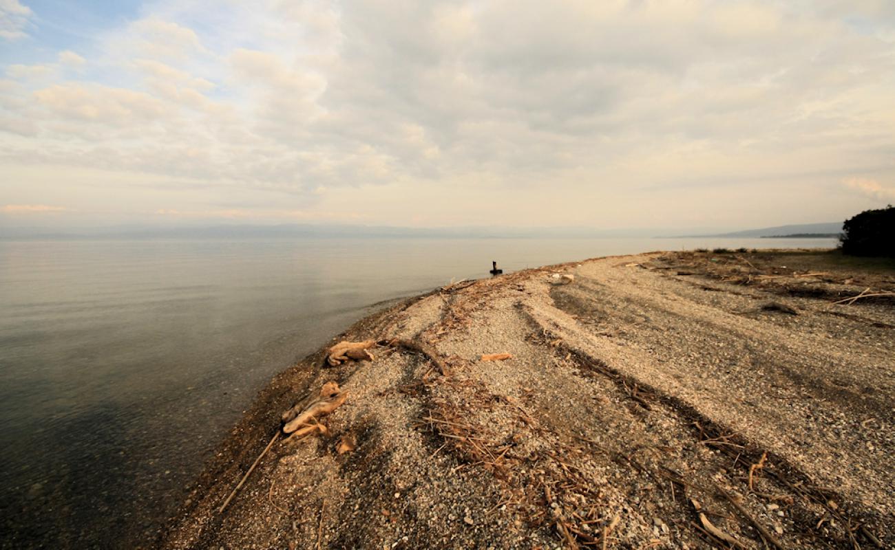 Paliampela beach'in fotoğrafı gri kum ve çakıl yüzey ile