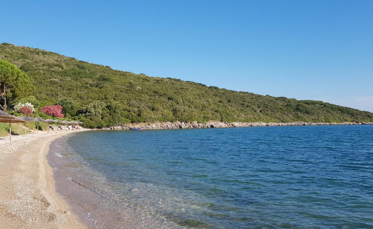 Porticciolo small beach'in fotoğrafı gri çakıl taşı yüzey ile