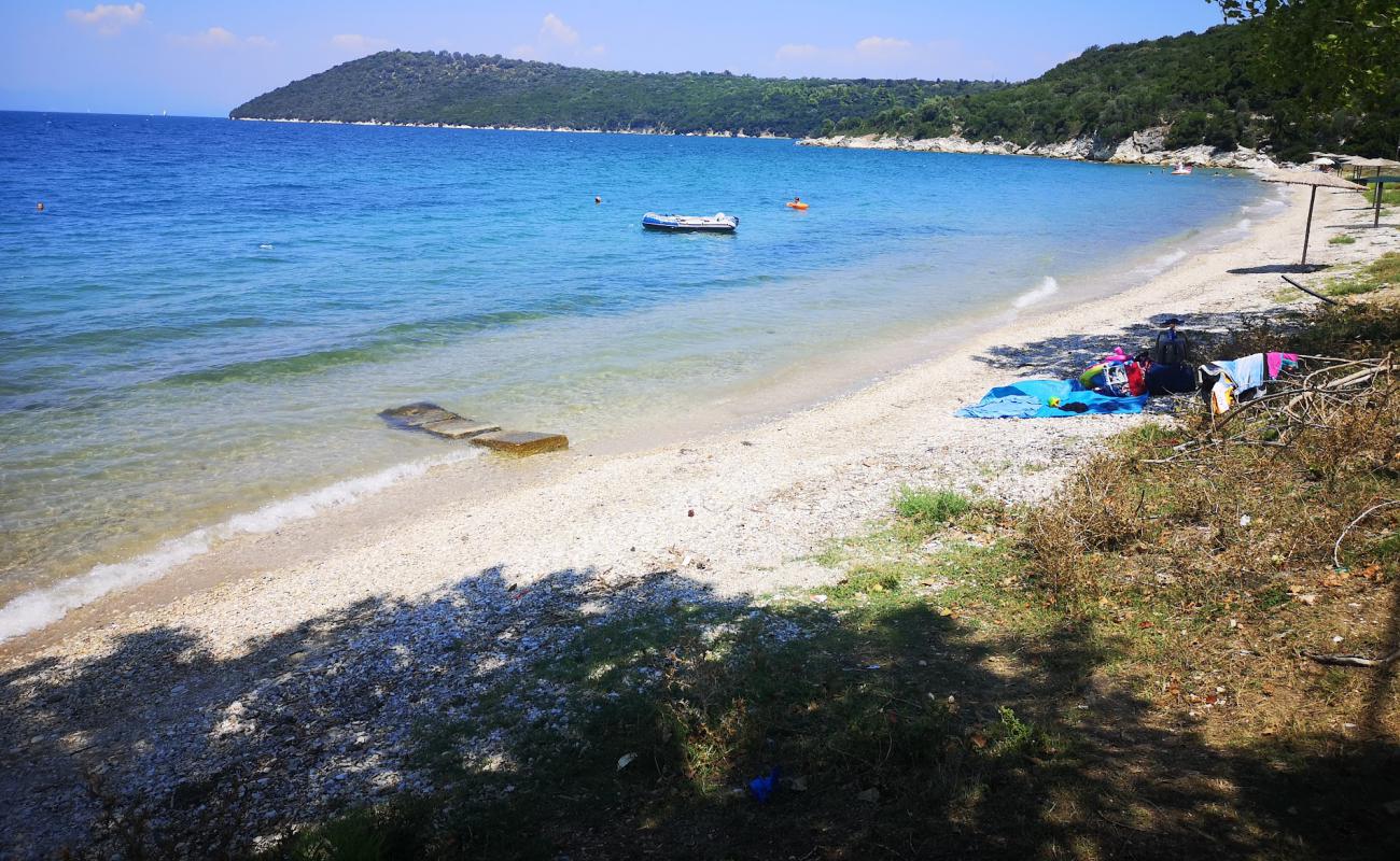 Savior beach'in fotoğrafı gri ince çakıl taş yüzey ile