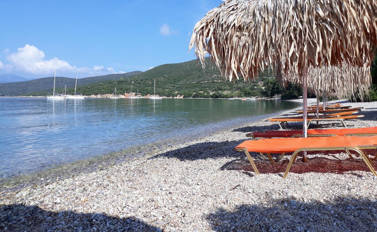 Varko Plajı'in fotoğrafı küçük bej çakıl yüzey ile