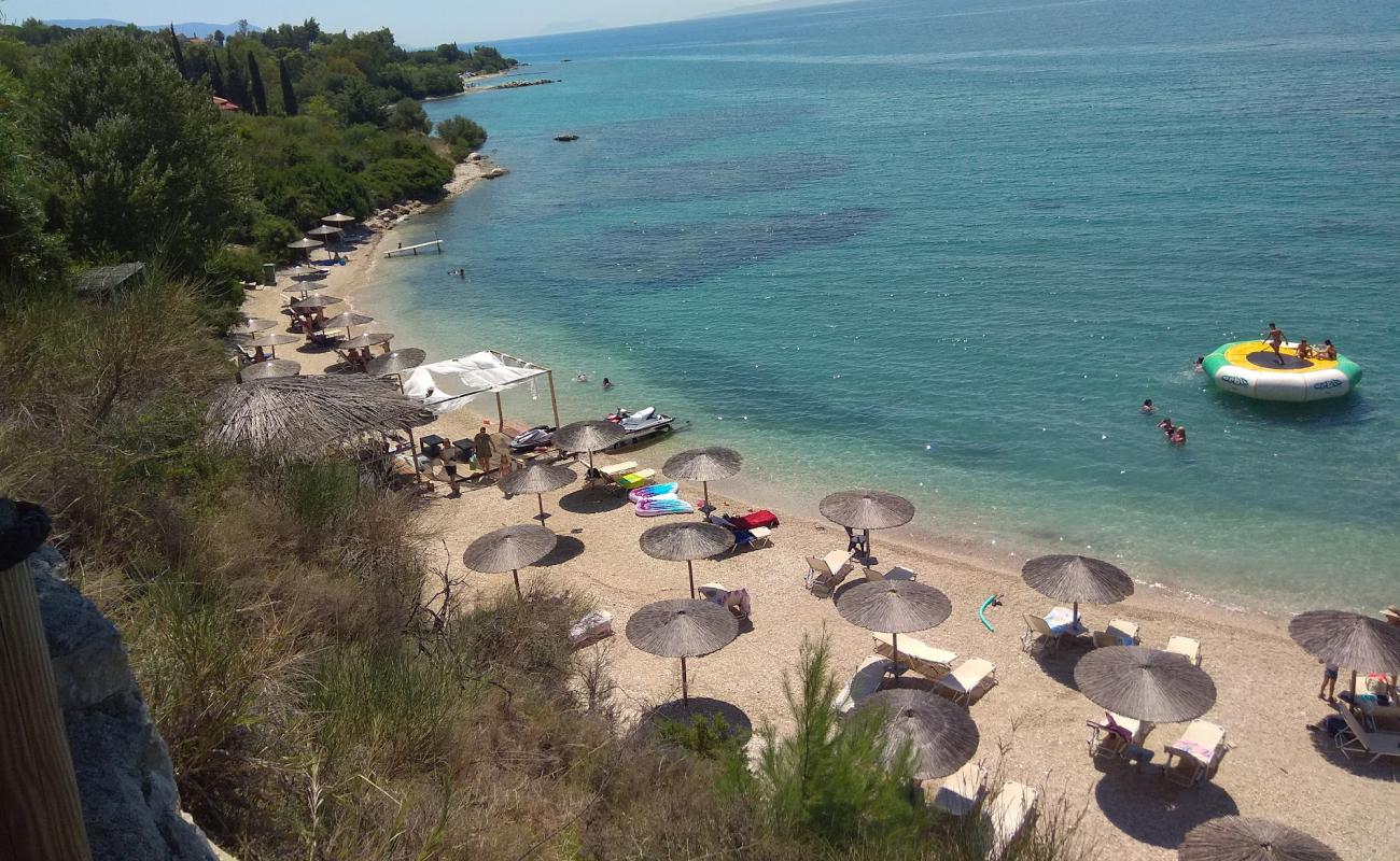 Sunrise beach'in fotoğrafı hafif ince çakıl taş yüzey ile