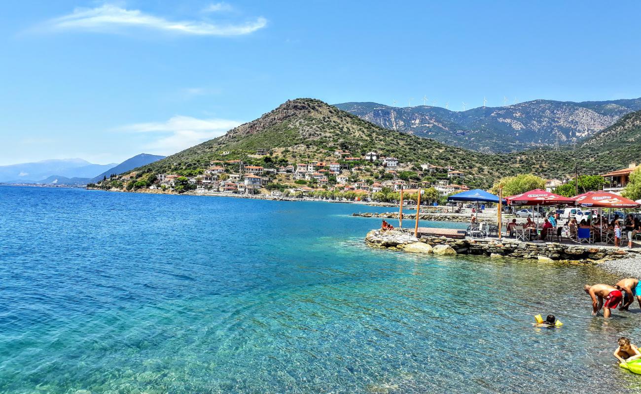 Chania beach'in fotoğrafı küçük bej çakıl yüzey ile