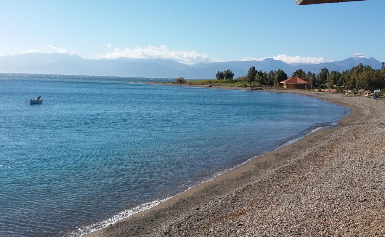 Tolofonas 2 beach'in fotoğrafı küçük gri çakıllar yüzey ile