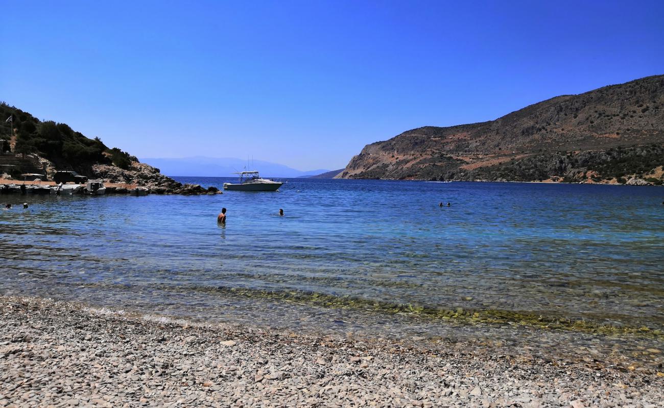Agios Vlasios beach'in fotoğrafı bej çakıl yüzey ile