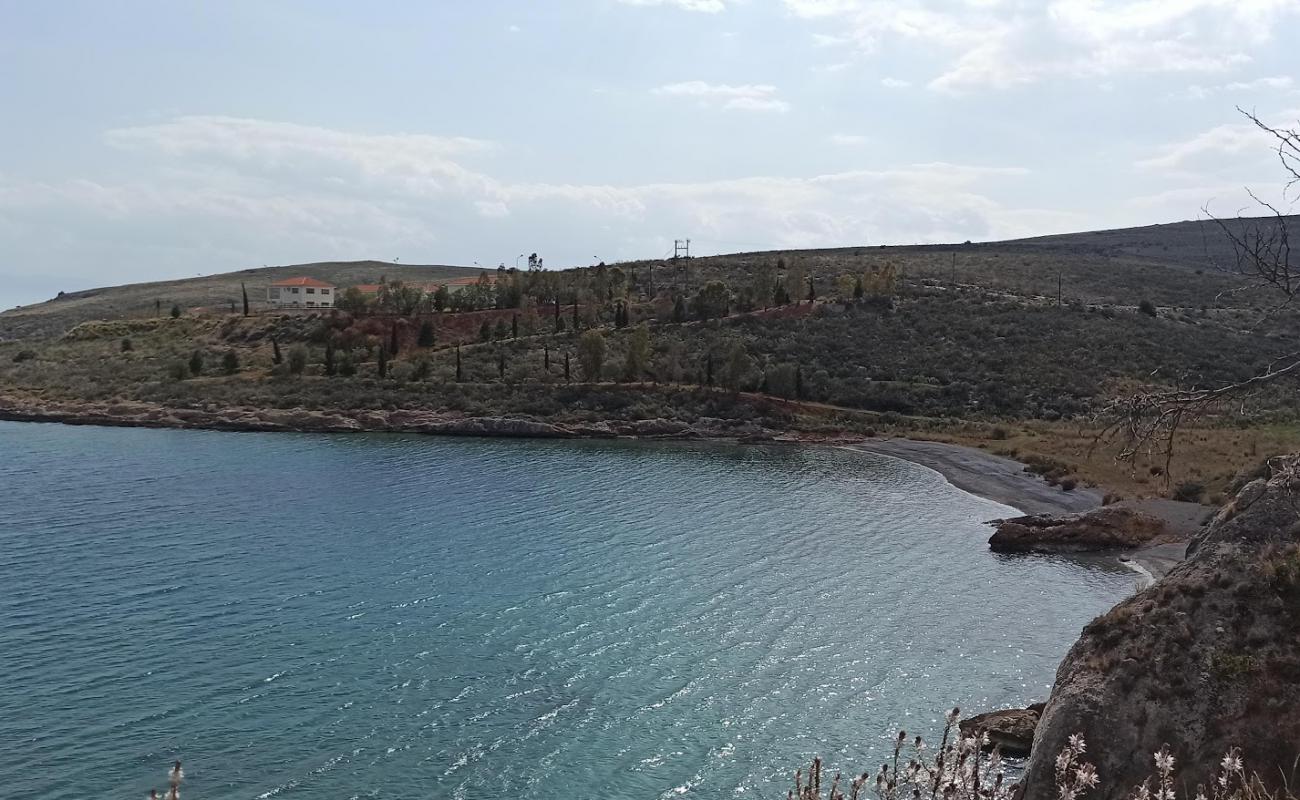 Voidakas Beach'in fotoğrafı küçük bej çakıl yüzey ile