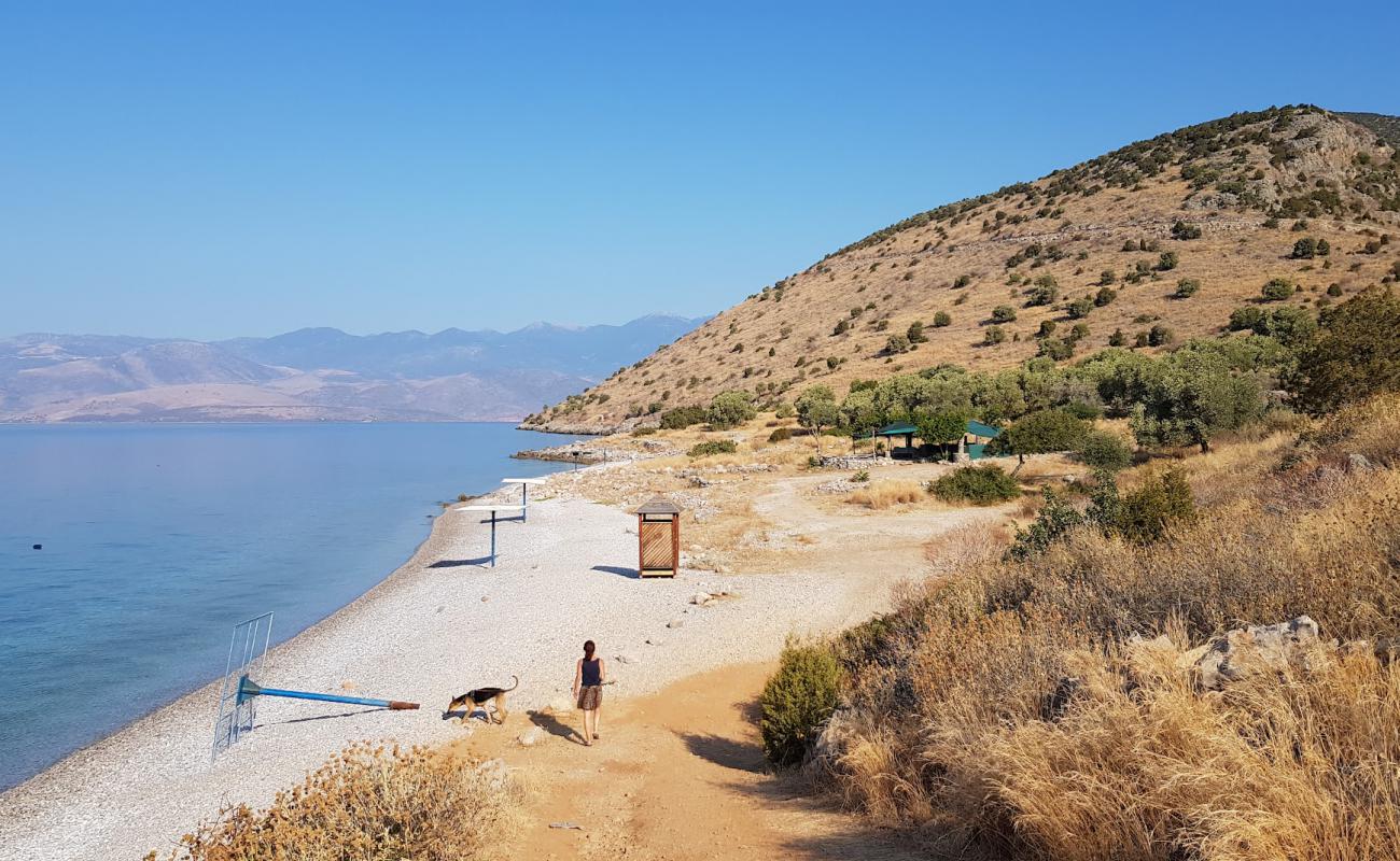 Minas beach'in fotoğrafı bej çakıl yüzey ile