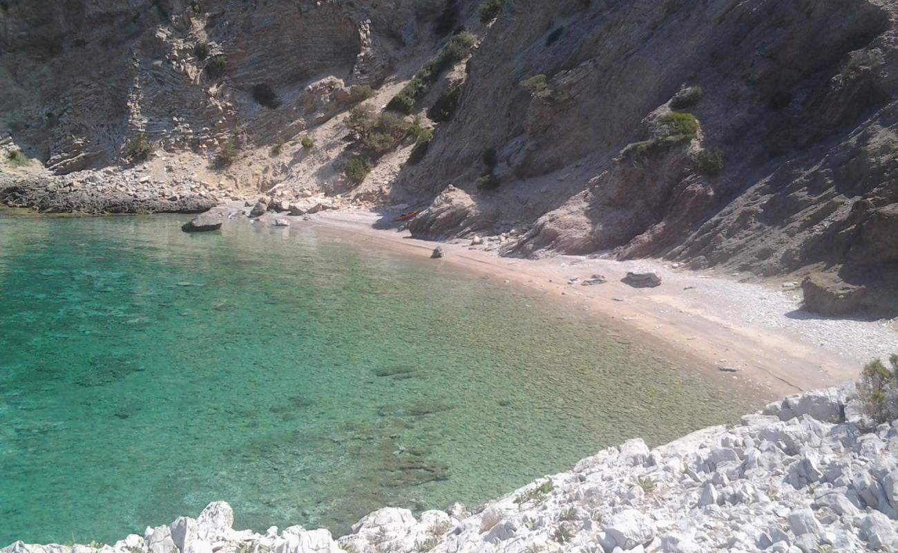 Minas scr. beach III'in fotoğrafı bej çakıl yüzey ile