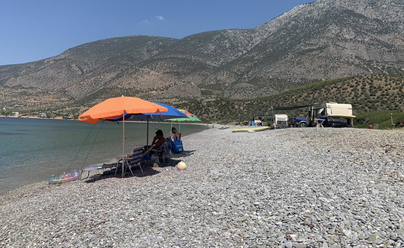 Salzas beach'in fotoğrafı küçük bej çakıl yüzey ile