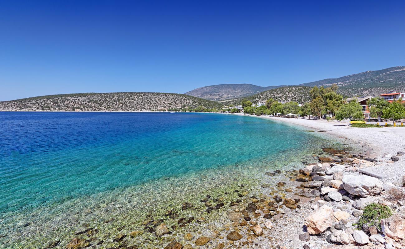 Saranti beach'in fotoğrafı hafif çakıl yüzey ile