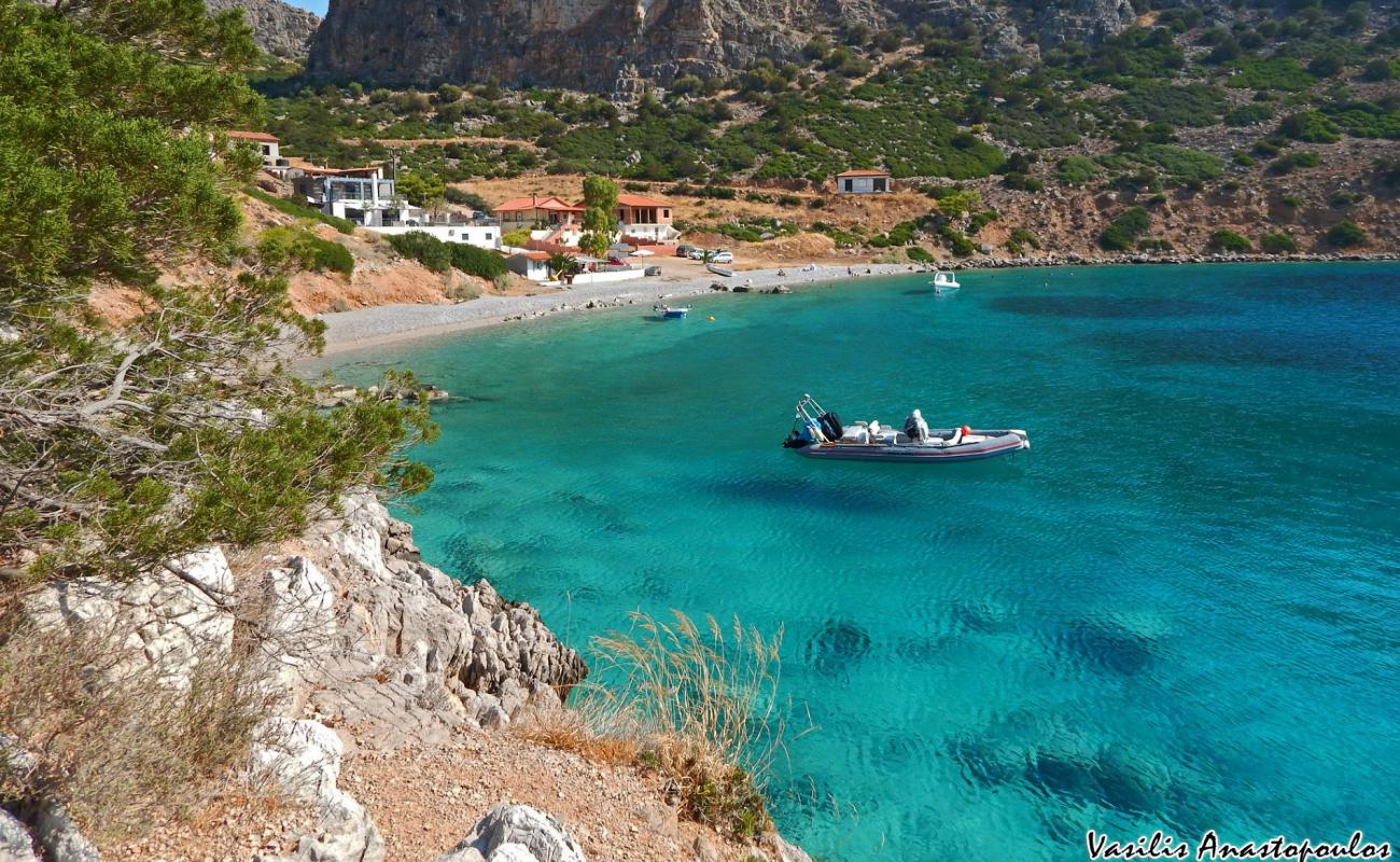Lemos beach'in fotoğrafı küçük bej çakıl yüzey ile