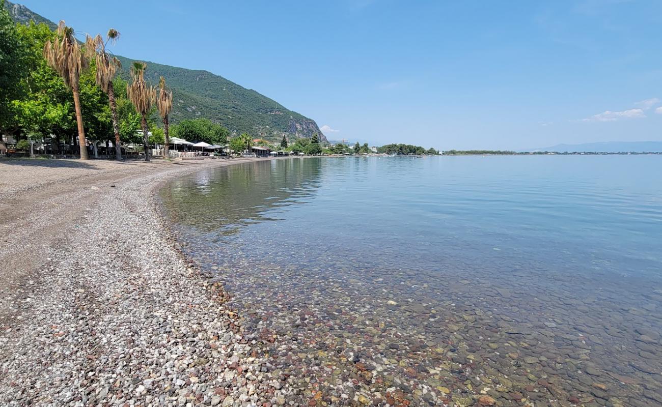 Agios Panteleimonas'in fotoğrafı gri çakıl taşı yüzey ile