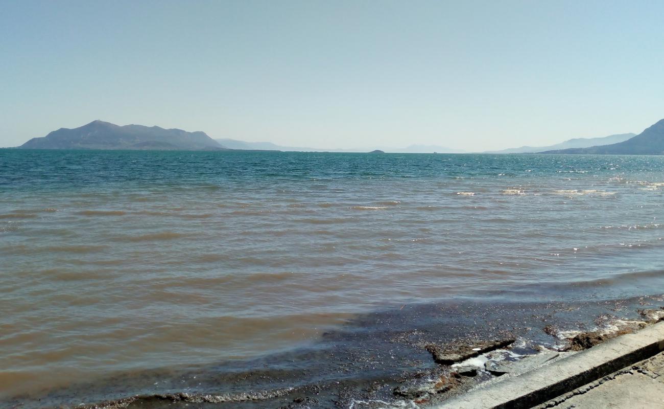 Chryssi akti beach'in fotoğrafı gri kum ve çakıllar yüzey ile