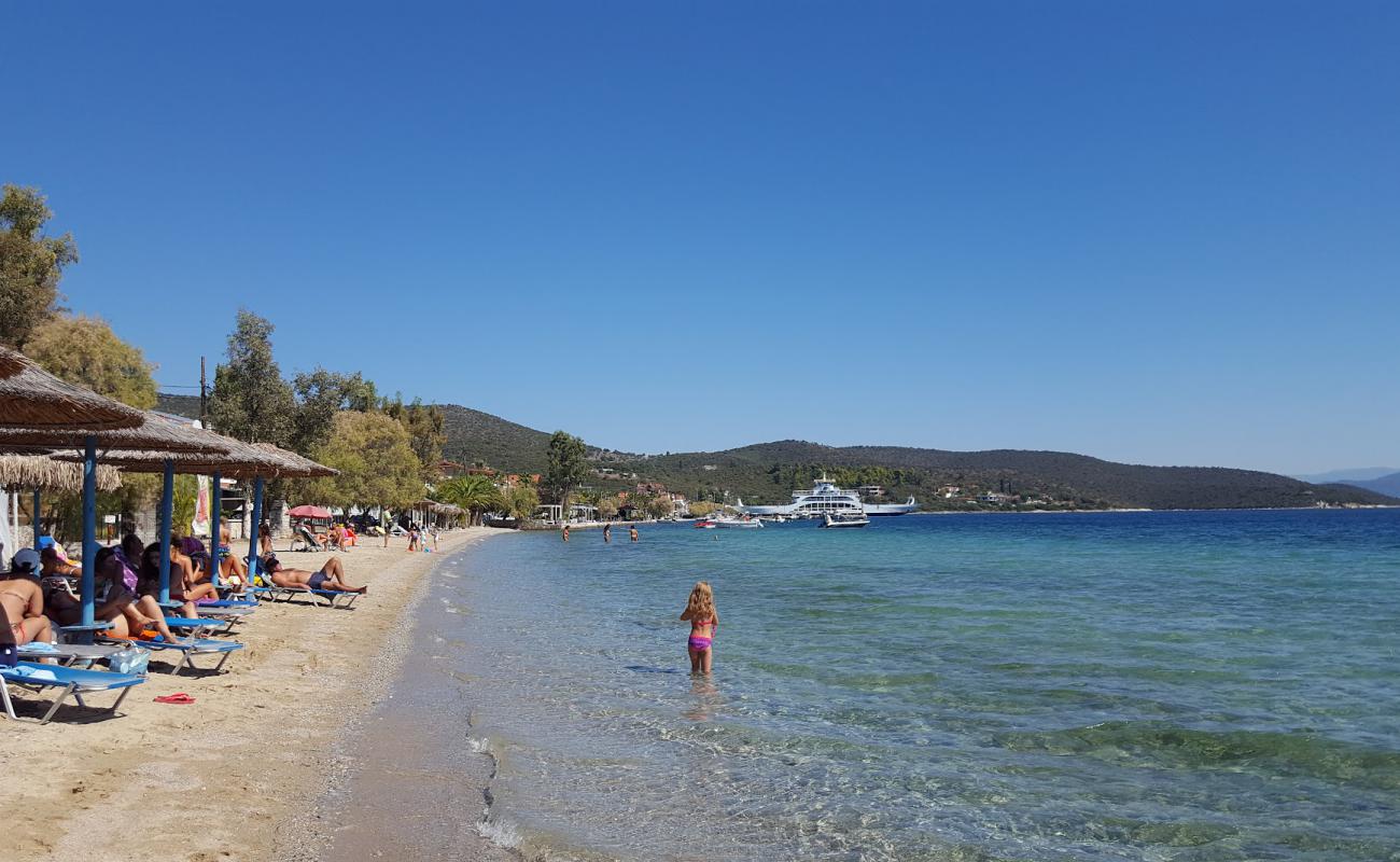 Glifa beach'in fotoğrafı açık bej kum yüzey ile