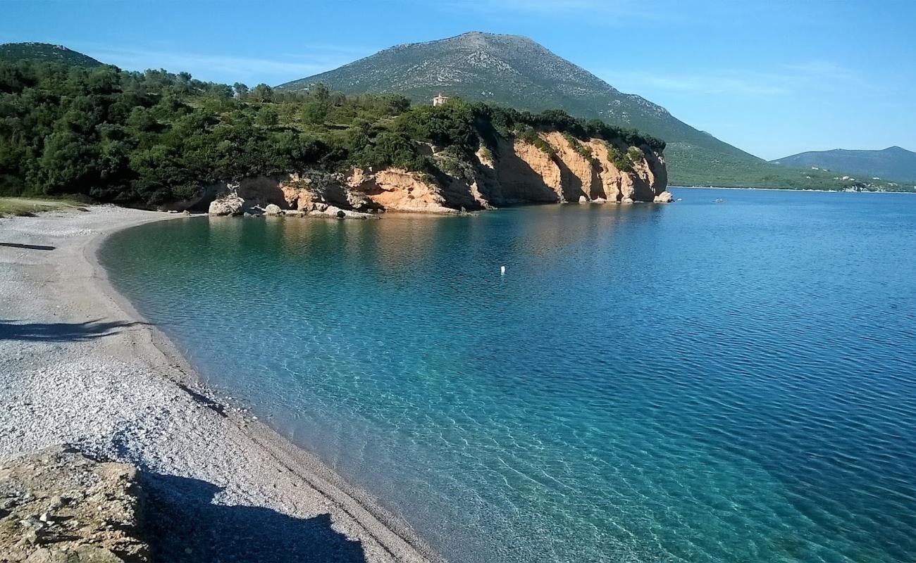 Dermaria beach'in fotoğrafı beyaz ince çakıl yüzey ile