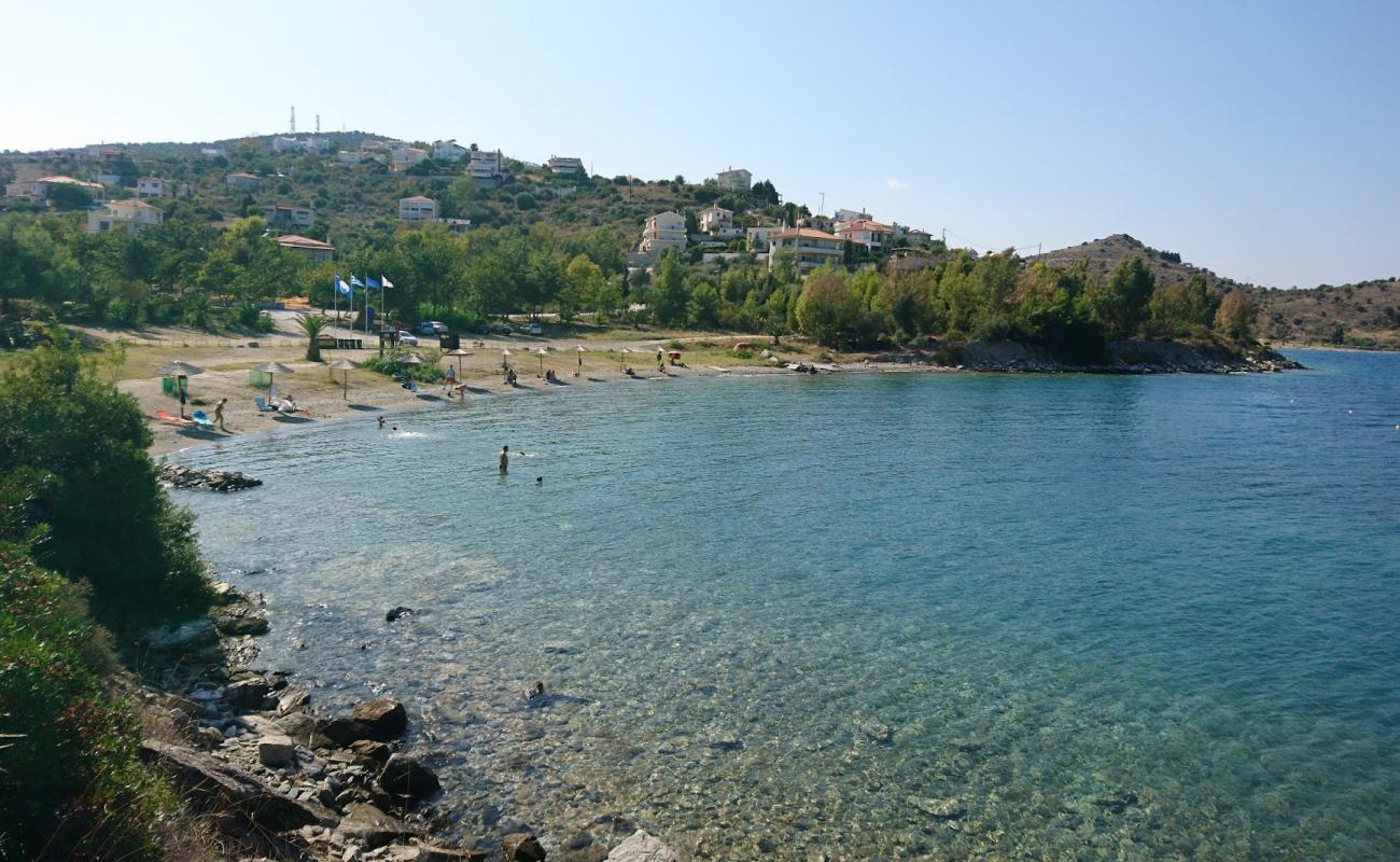 Soros 3 beach'in fotoğrafı siyah kum ve çakıllar yüzey ile