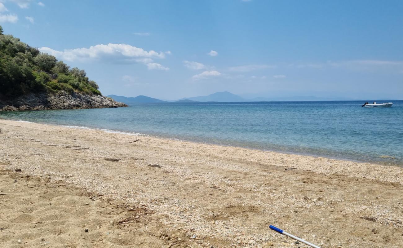 Lefokastro 2nd beach'in fotoğrafı küçük kahverengi çakıllar yüzey ile