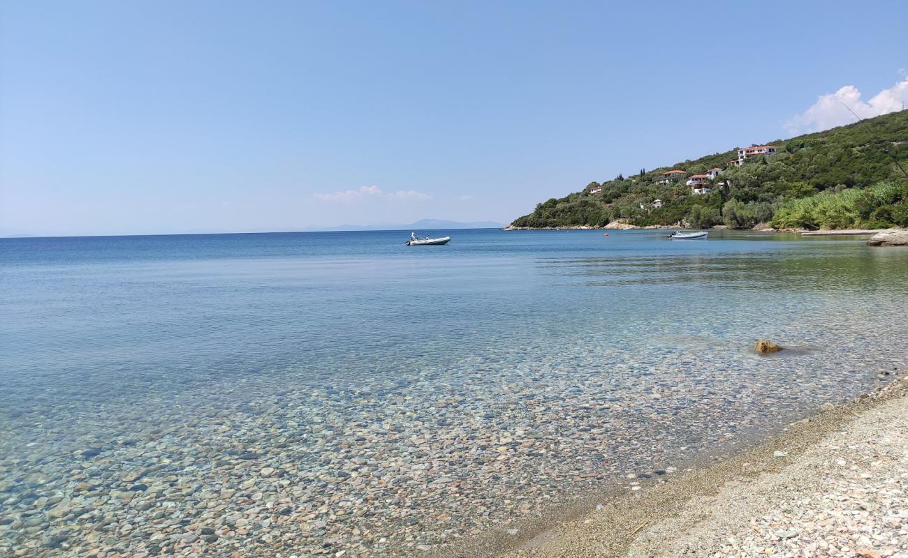 Great Pau beach'in fotoğrafı kahverengi çakıl yüzey ile