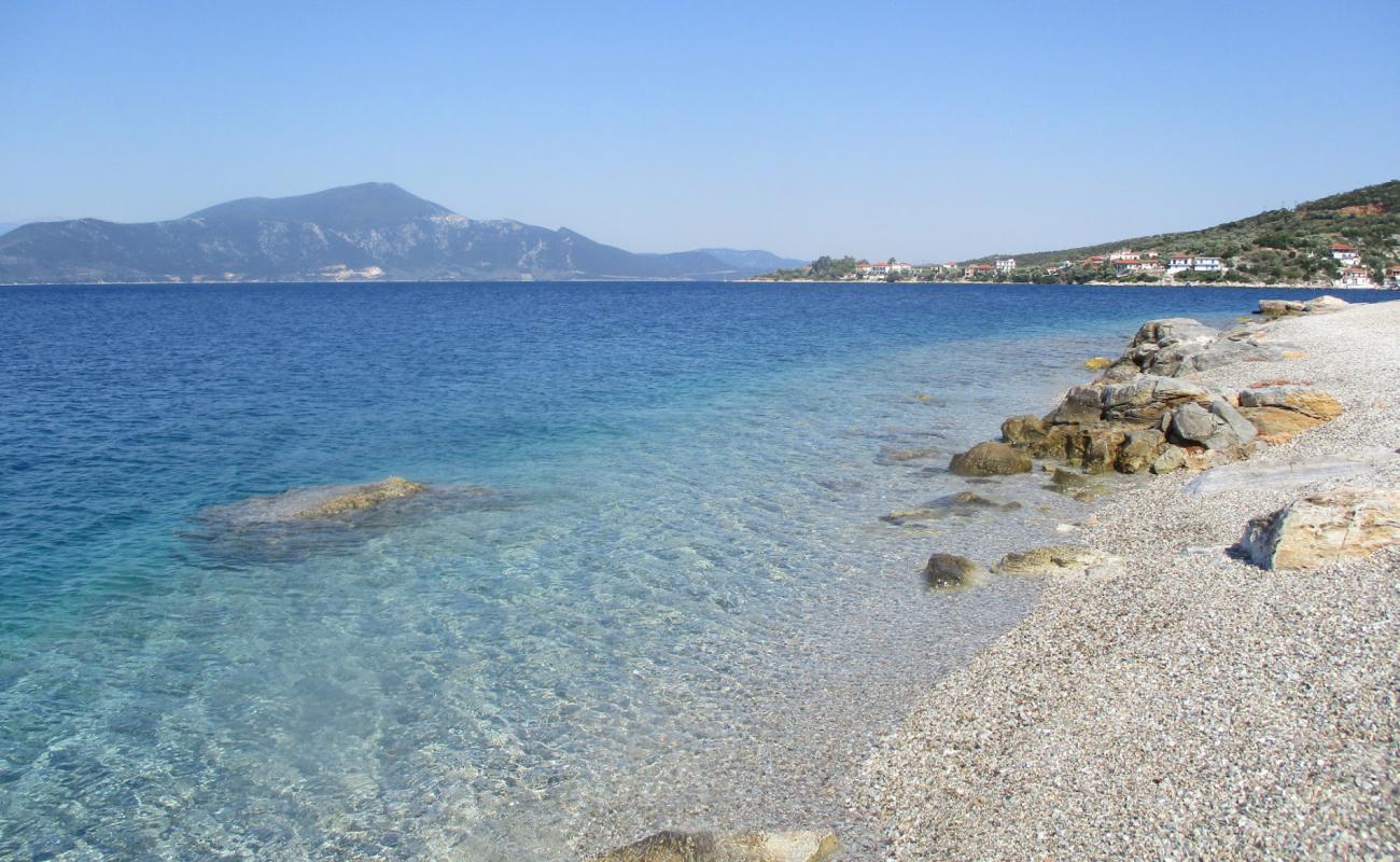 Agios Kiriaki beach'in fotoğrafı küçük bej çakıl yüzey ile