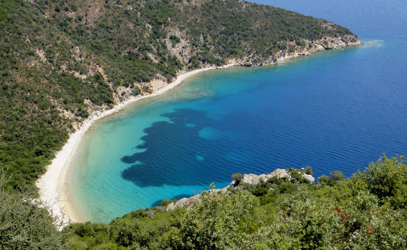 St. Vaso 4 beach'in fotoğrafı siyah kum ve çakıllar yüzey ile