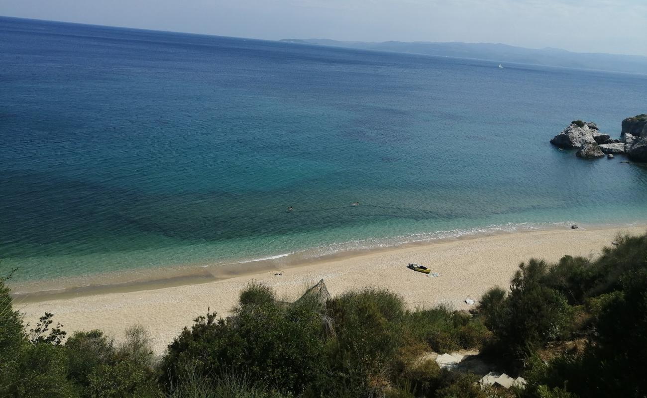 Boat beach'in fotoğrafı bej kum ve çakıl yüzey ile