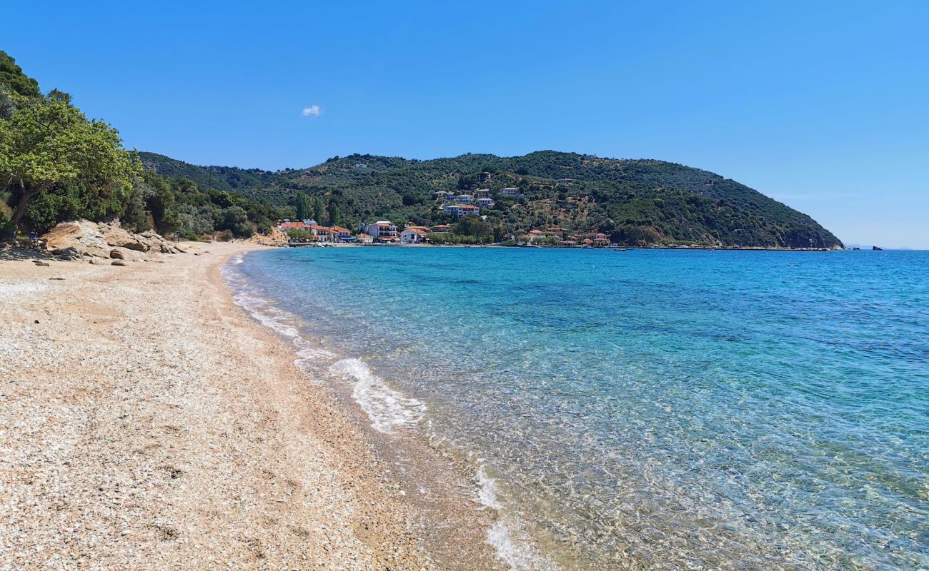 Platanias beach'in fotoğrafı küçük bej çakıl yüzey ile
