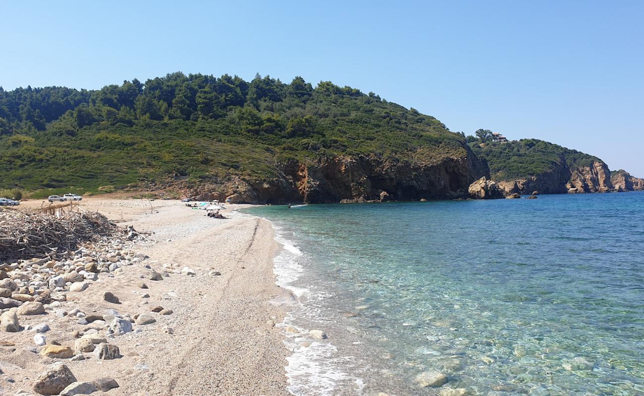 Liri beach'in fotoğrafı küçük bej çakıl yüzey ile