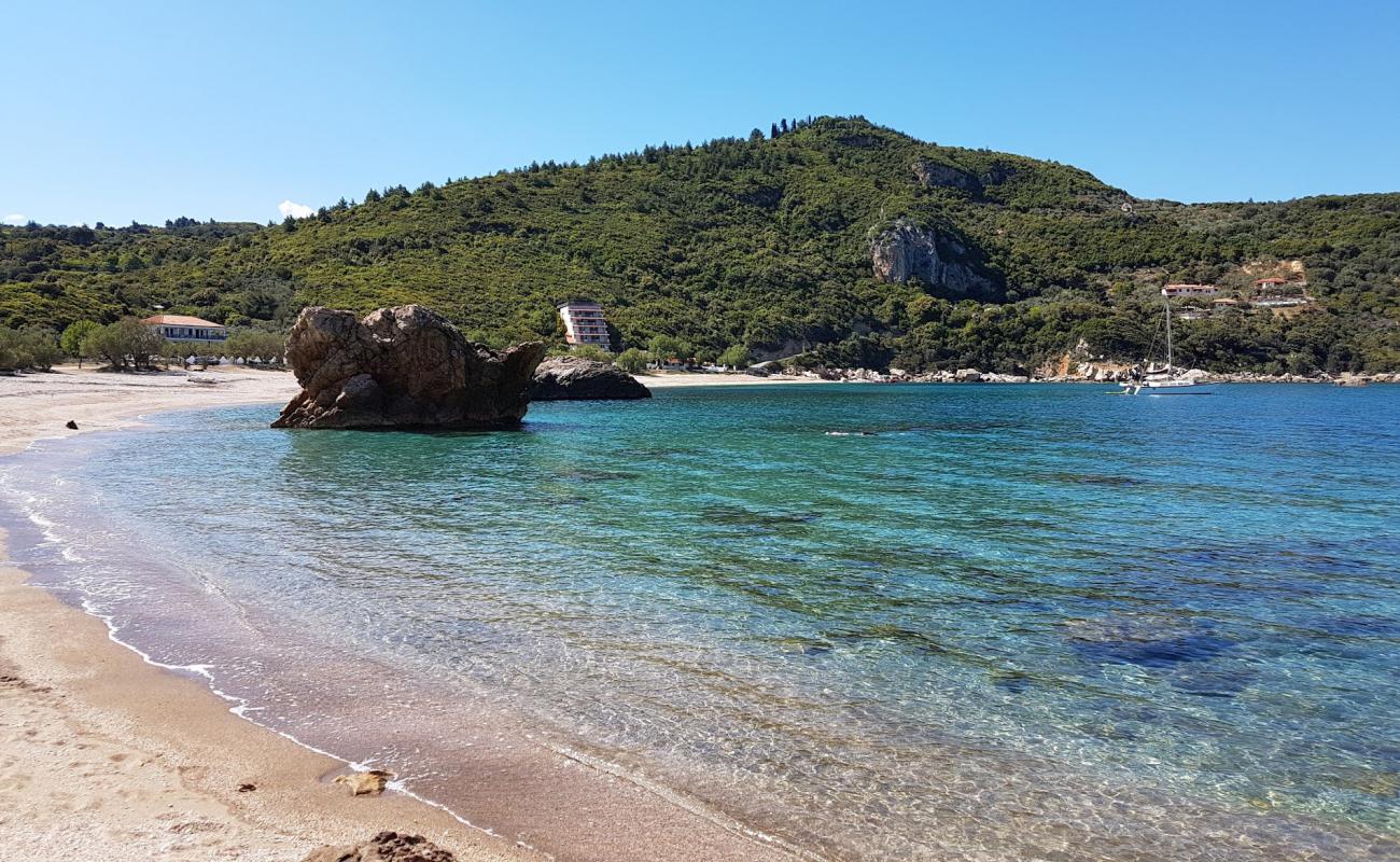 Palsi beach'in fotoğrafı küçük bej çakıl yüzey ile