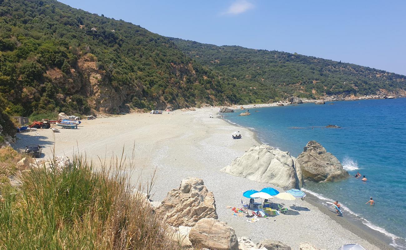 Pantazi Ammos beach'in fotoğrafı bej çakıl yüzey ile