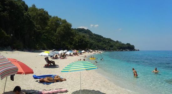 Plaka beach