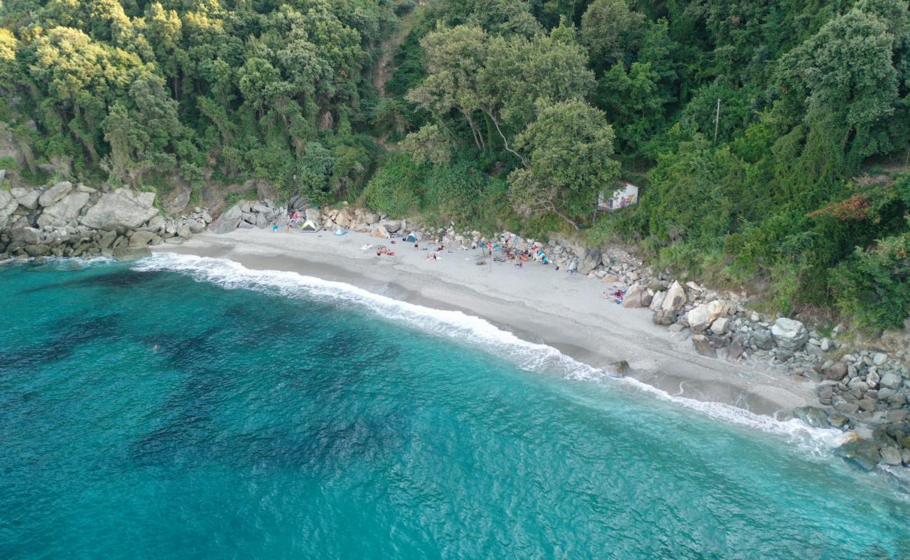 Tourkopigi Beach'in fotoğrafı çakıl ile kum yüzey ile