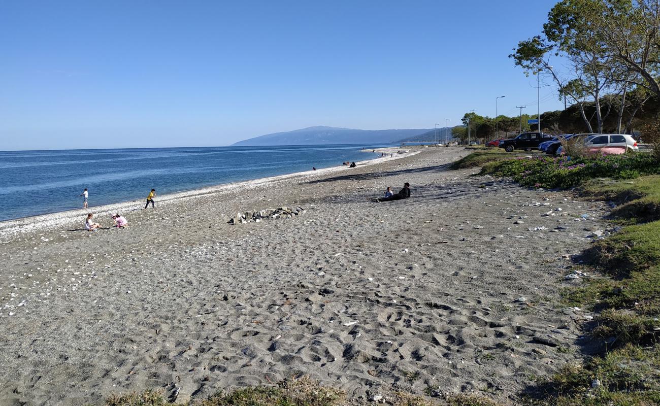 Velika beach'in fotoğrafı bej kum ve çakıl yüzey ile