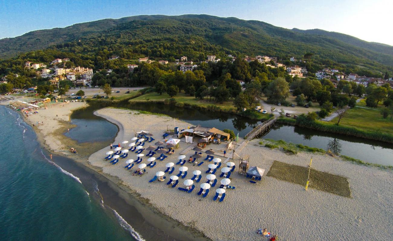 Defteri Gefira beach'in fotoğrafı parlak kum yüzey ile