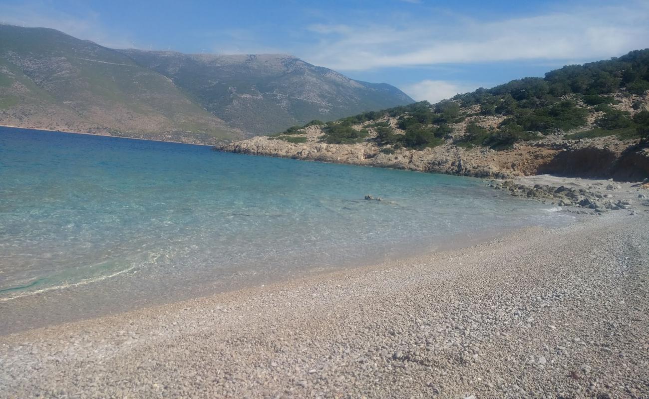 Porto Germeno 2nd secret beach'in fotoğrafı hafif ince çakıl taş yüzey ile