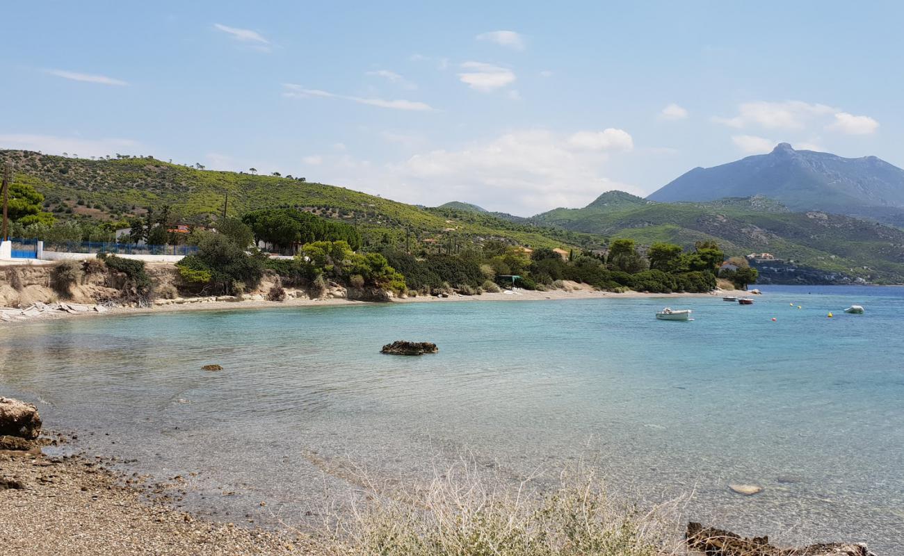 Skaloma beach'in fotoğrafı gri ince çakıl taş yüzey ile