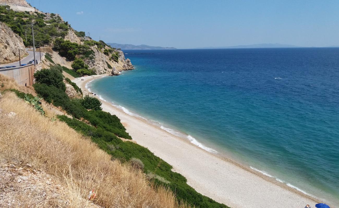 Kakias beach'in fotoğrafı hafif ince çakıl taş yüzey ile