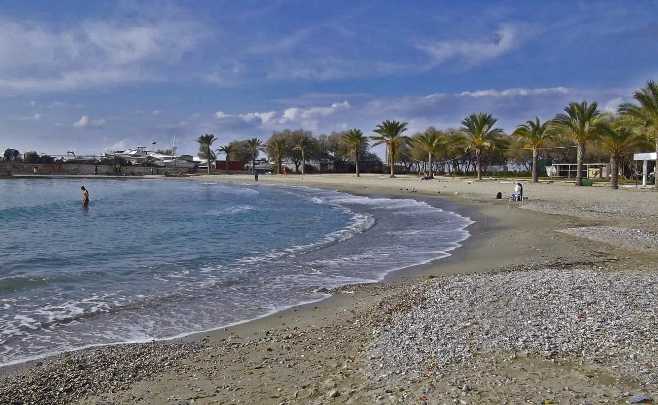 Agios Kosmas II'in fotoğrafı kahverengi kum yüzey ile
