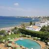 Mikro Kavouri beach